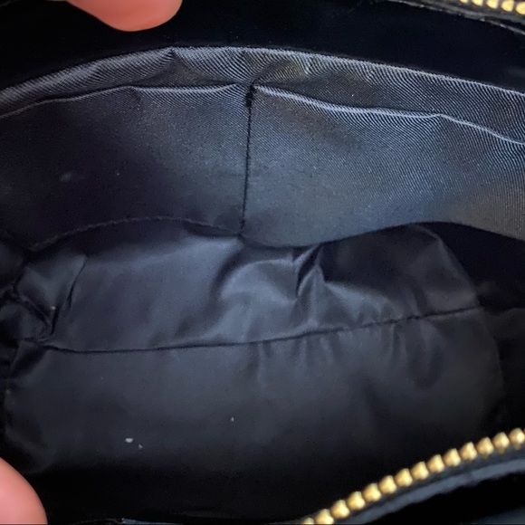 Persaman New York Leather Crossbody Bag - Picture 11 of 16